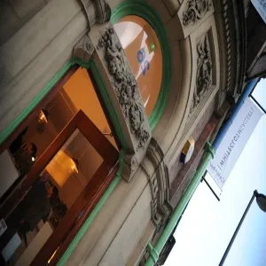 Foto de White Cloth Gallery